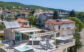 Apartments Domino R