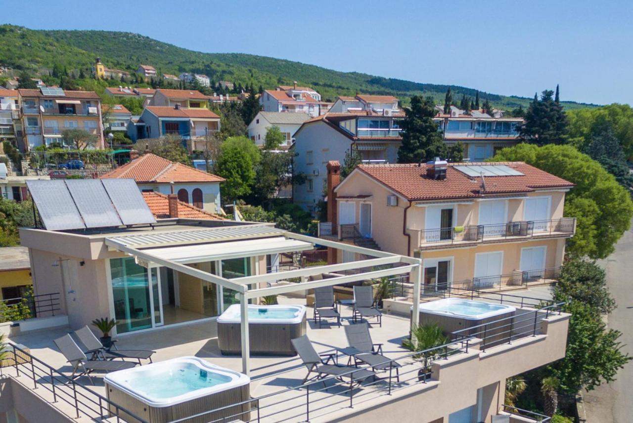 Apartments Domino R Dramalj Exterior foto